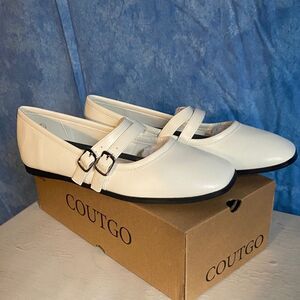 Women's White Buckle Flats sz 7.5, 4A-1311s003